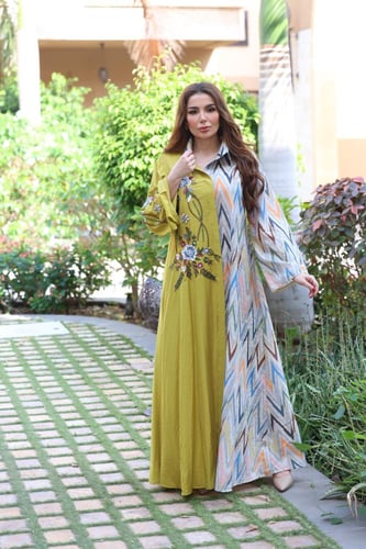 جلابيه بخام السويسري وتطريز يدوي