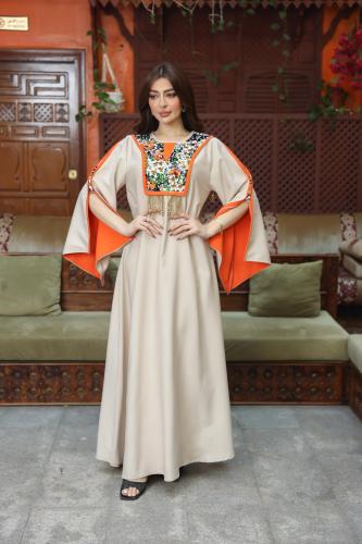 جلابيه بكلف بالصدر وتطريز