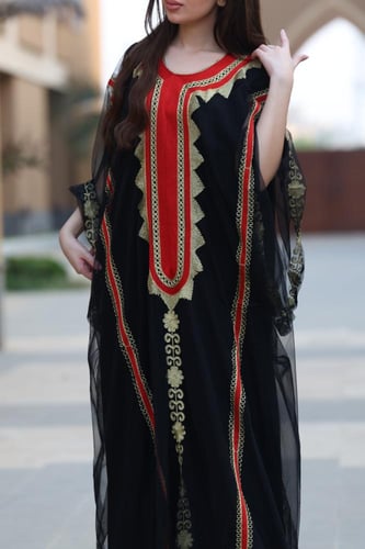 جلابية نشل مطرزة بخامة التل