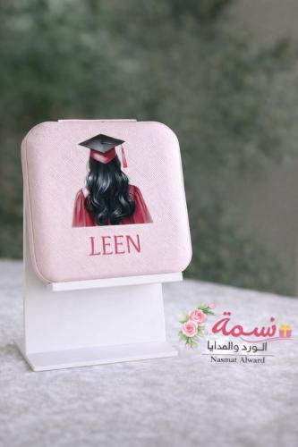 مجموعة ١٢ حبة شنطة إكسسوارات بتصميم تخرج