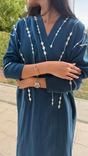 Linen abaya embroidered