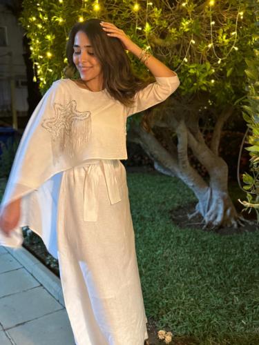 Linen abaya embroidered