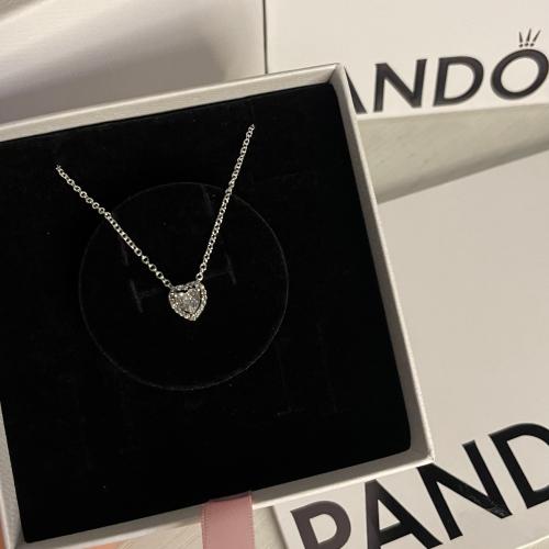 Swarovski necklace with accessories
