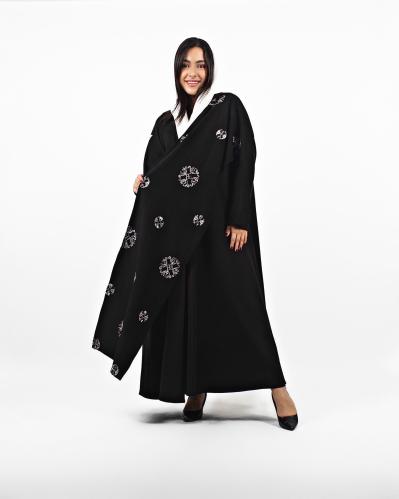 عباية اللؤلؤ الاسود