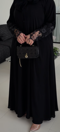 عباية كم كلفة ورود