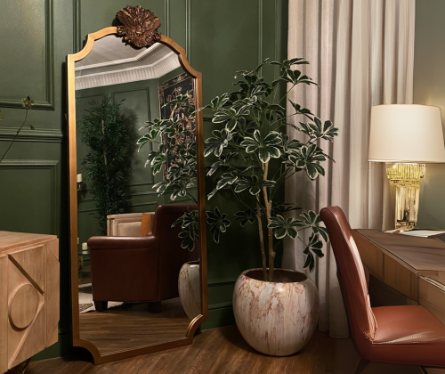 Belle floor mirror - مرأة أرضية بإطار ذهبي