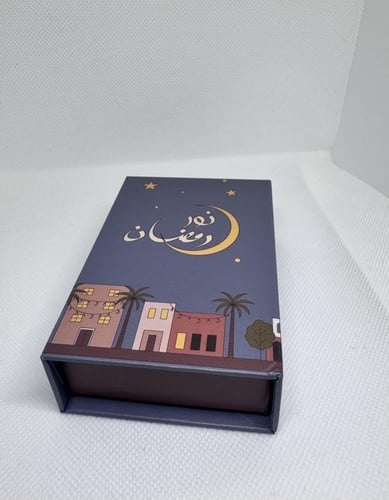 دهن عود كمبودي بعلبة فاخرة