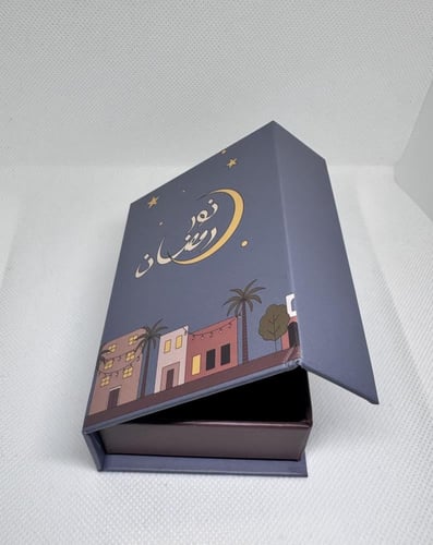 دهن عود كمبودي بعلبة فاخرة