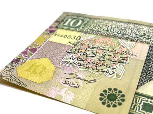 عملة ليبيا تحمل صورة عمر المختار حجم العملة كبير