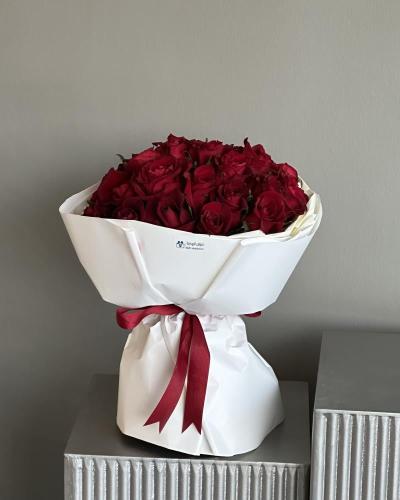 باقة الجوري الأحمر المميزة