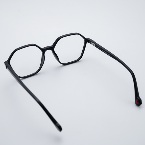 نظارة طبية للأطفال بإطار أسود بيضاوي