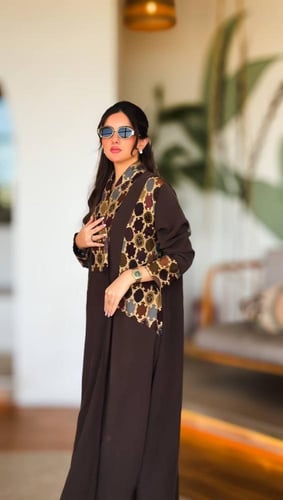 عباية بزخرفة هندية