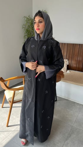 عباية انيقة ناعمة