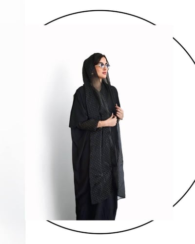 عباية ناعمه هاف بشت