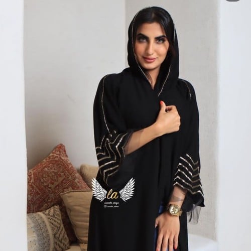 عباية سوداء