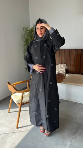عباية انيقة ناعمة