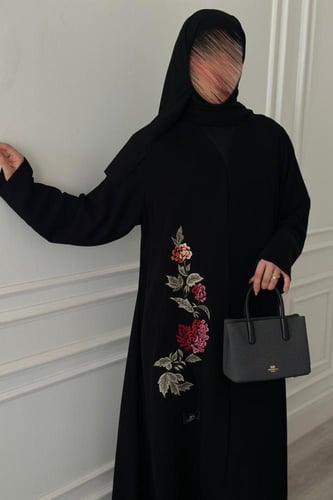 عباية ليورا