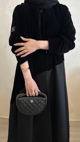 عباية زاهيه