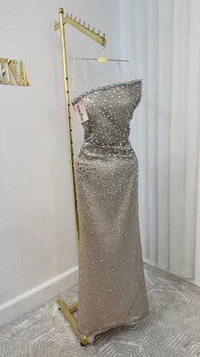 فستان يبرق ويرعد