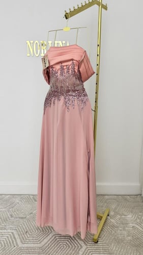 فستان لحمي بشك خصر