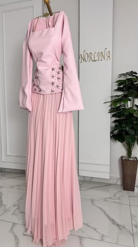 طقم مميزه بتنوره بتكسيره بليسيه