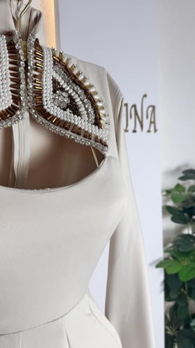 فستان الاناقه والفخامه بشك يدوي كرستال