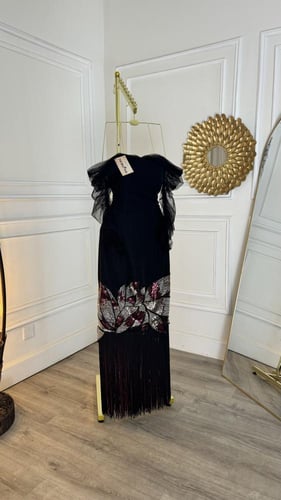 فستان اسود بهد وكلفه سهره
