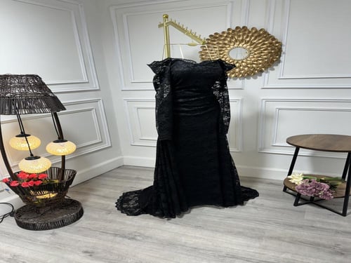 فستان دانتيل