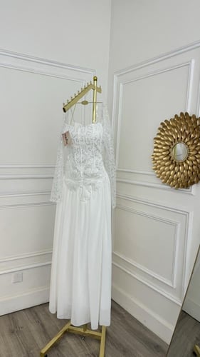 فستان اسود انيق