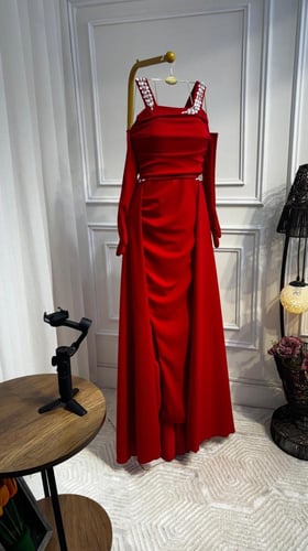 فستان احمر بكرستال لمعه