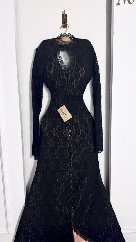 فستان اسود بدانتيل انيق