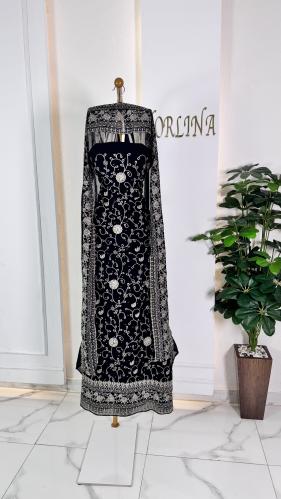 فستان بتطريز كمبيوتر وتطريز فصوص فخم