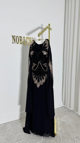 فستان اسود ملكي