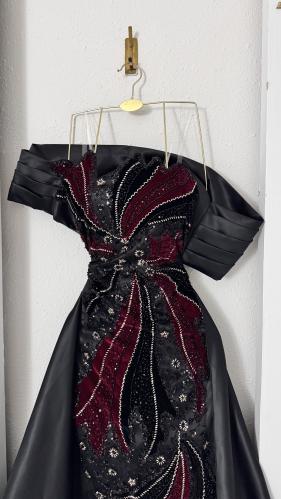 فستان زهري مطرز بترتر وخرز