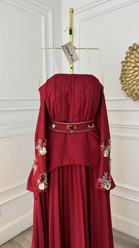 فستان بلون دم الغزال