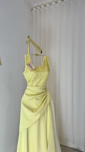 فستان يارا بتصميم كلاسيكي