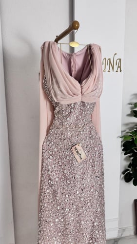 فستان "بريق الألماس"