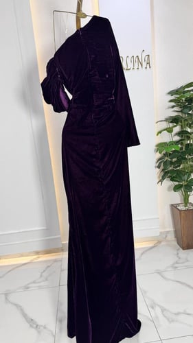 فستان مخمل بلون موف غامق