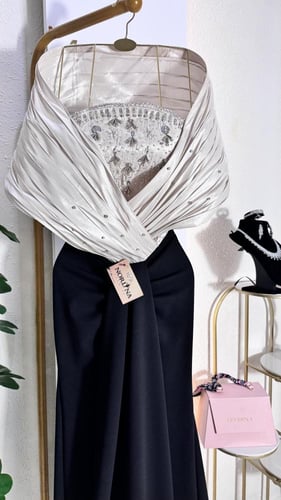 فستان اسود بصدريه شانتون بشك كرستال