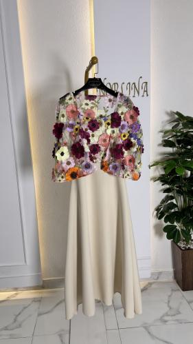 فستان بياقه ورد ملونه