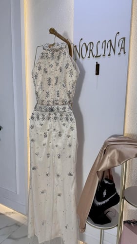 فستان بلون بيج مرصع كرستال تطريز يدوي