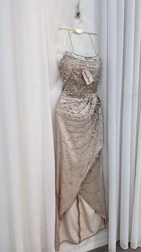 فستان انيق بكرستال مكثف