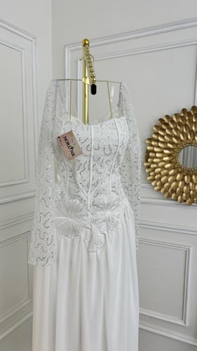 فستان اسود انيق