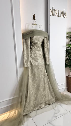 فستان مميز بالدانتيل الناعم