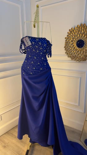 فستان ازرق بصدريه شك يدوي كرستال