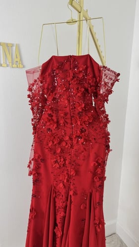 فستان مووورد متوفر بألوان جذابة ومميزة