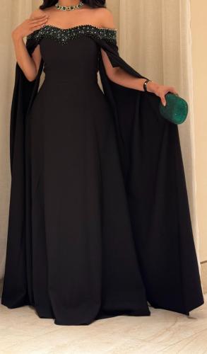 فستان اسود بشك كرستال