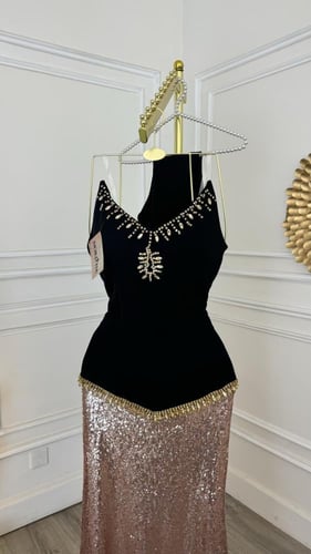 فستان ترتر بتطريز كرستال