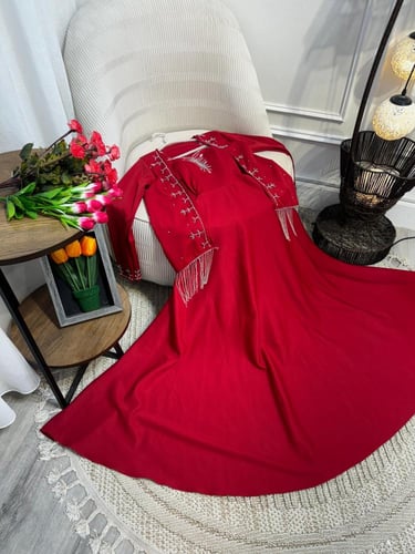 فستان بهدب فضي