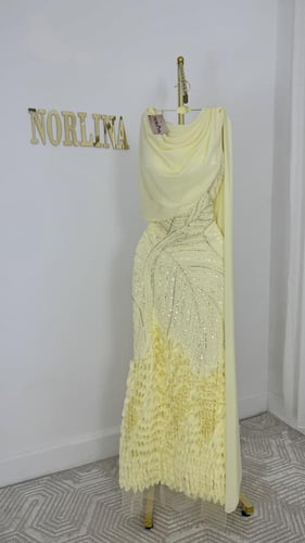 فستان باللون الليموني المميز